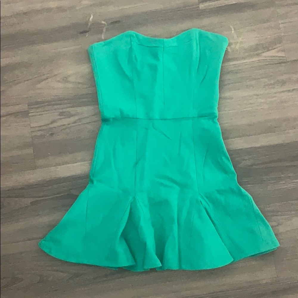 Mini foam green dress.